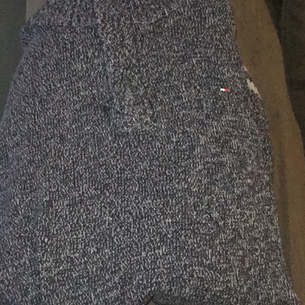Grey Tommy Hilfiger sweater